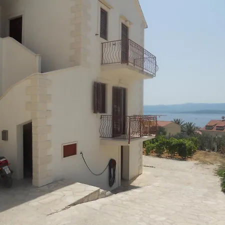 With A Parking Space Bol, Brac - 2890 Appartement *