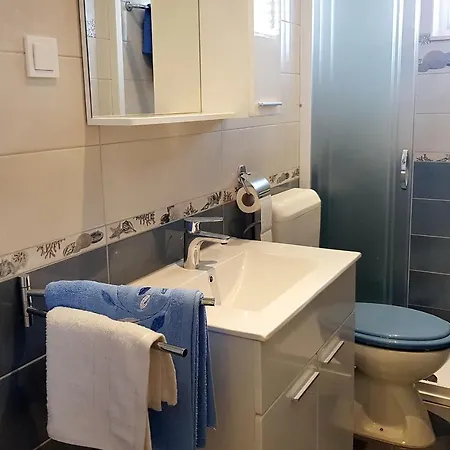 With Parking Space Bol, Brac - 2890 Apartamento Bol